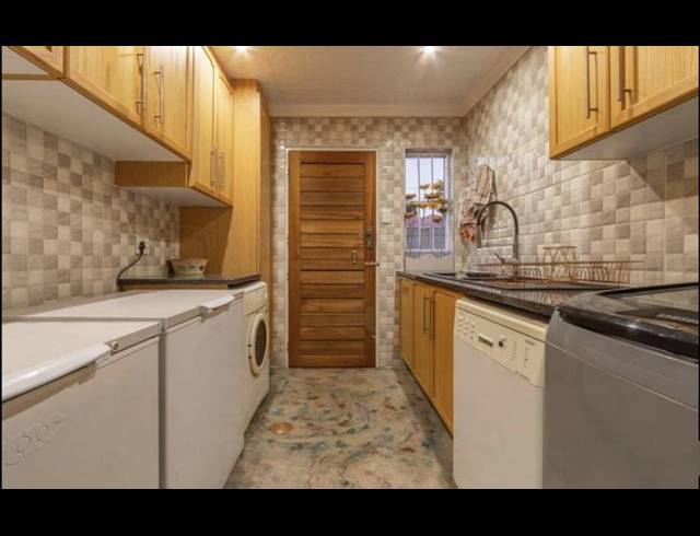 3 BEDROOM HOUSE FOR SALE IN FISHERS HILL